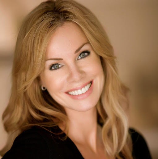 Elizabeth Geary Photo 36