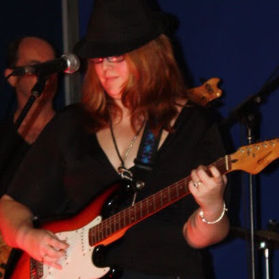 Kate Mitchell Photo 30