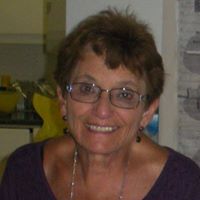 Ellen Robinson Photo 16