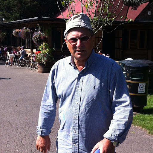Ralph Barnett Photo 5