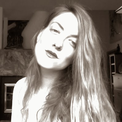 Julia Stern Photo 8