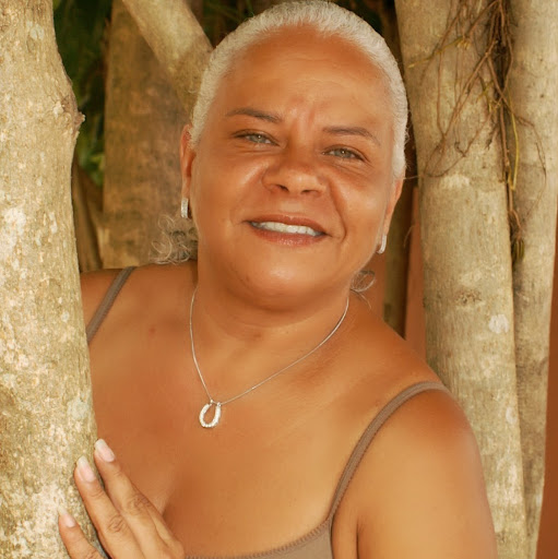 Carmen Cruz Photo 32
