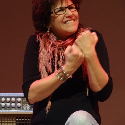 Mindy Brown Photo 27