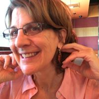 Julia Arnold Photo 29