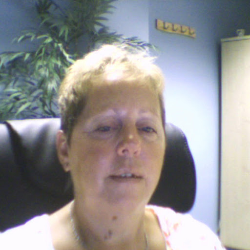 Linda Wyatt Photo 31