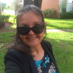 Lisa Andrews Photo 41