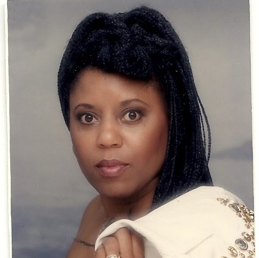 Dolores Thomas Photo 6