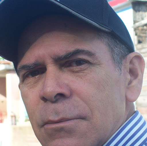 Roberto Torres Photo 45