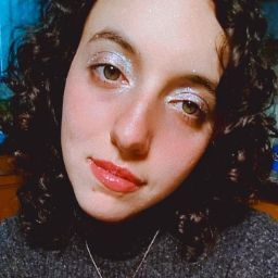 Julia Velazquez Photo 30