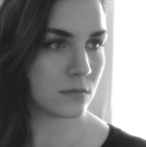 Cassandra Warren Photo 34