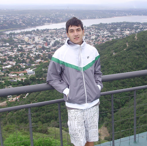 Daniel Benitez Photo 44
