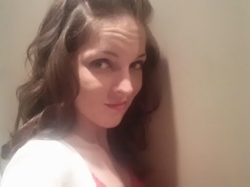 Katie Elliott Photo 25