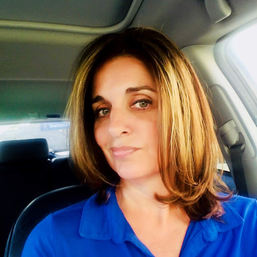 Deanna Reynolds Photo 11