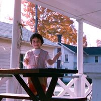 Julie Grossman Photo 23