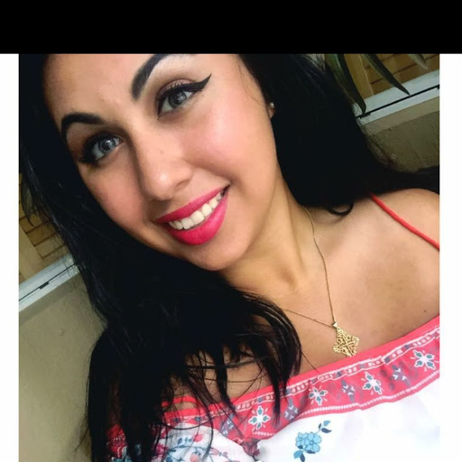 Samantha Hamilton Photo 17