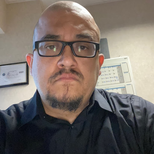 Ernie Saavedra Photo 3