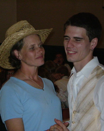 Kristen Howell Photo 11