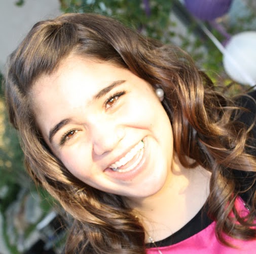 Laura Simonsen Photo 8