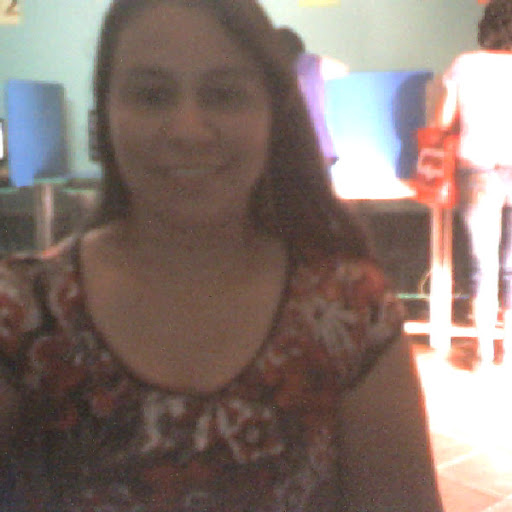 Elizabeth Bernal Photo 33