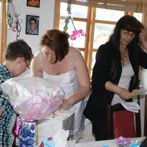 Linda Voss Photo 16