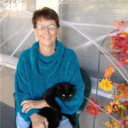 Linda Steele Photo 22