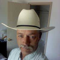 Lloyd Bond Photo 7