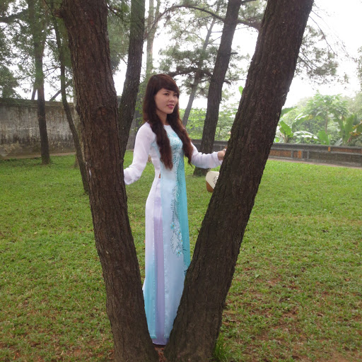 Trinh Ngo Photo 30