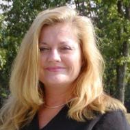 Elizabeth Grissom Photo 25