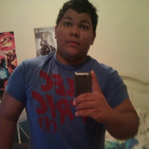 Hector Reyes Photo 21