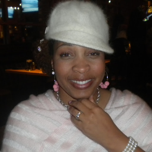 Monique Williams Photo 21