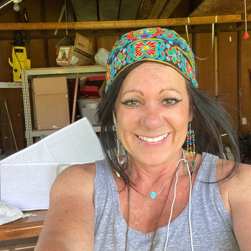 Beth Lambert Photo 13