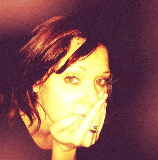 Melanie Stevenson Photo 37
