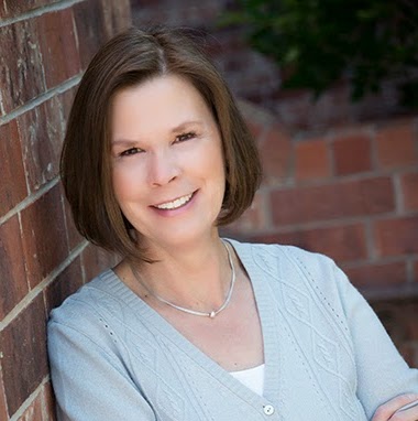 Laurie James Photo 22