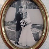 Julie Sargent Photo 25