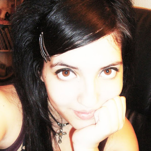 Robyn Woods Photo 38