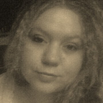 April Blaylock Photo 31