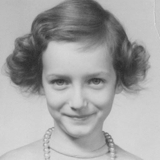 Kathryn Compton Photo 28