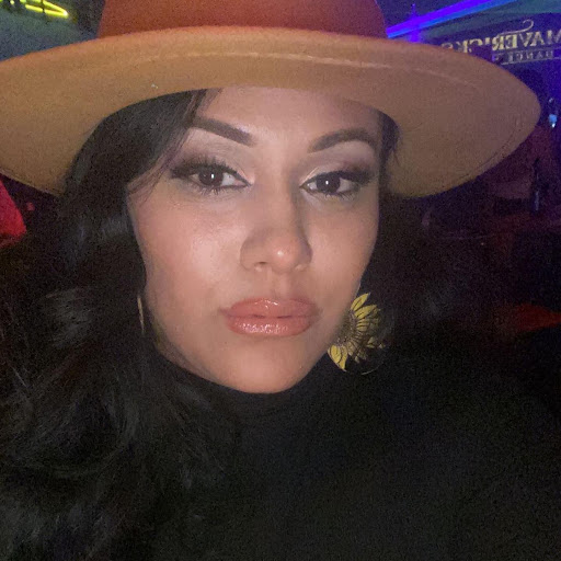 Veronica Davila Photo 3