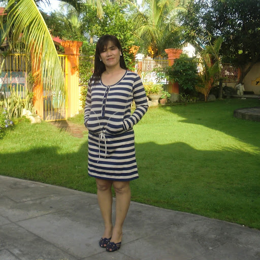 Luz Aquino Photo 32