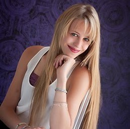 Molly Anderson Photo 26