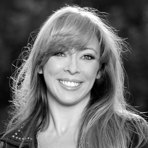 Julie Harbert Photo 1
