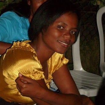 Elisa Salas Photo 28