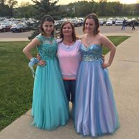 Renee Hartman Photo 26