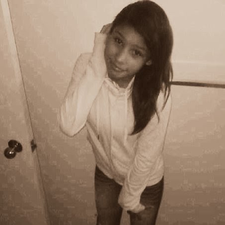 Jennifer Garrido Photo 27
