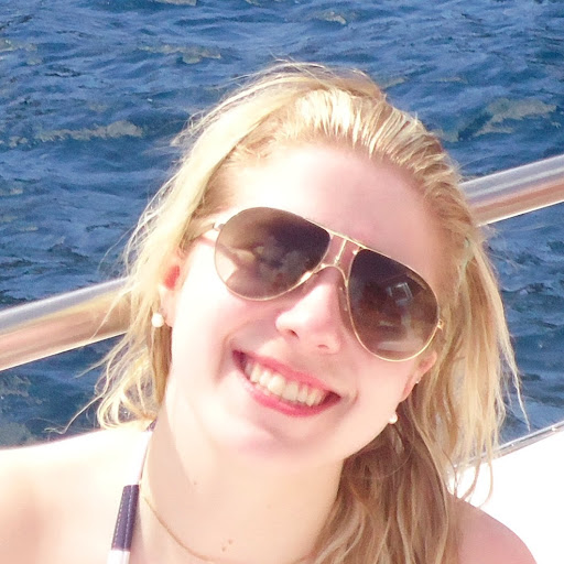 Ana Nazario Photo 5