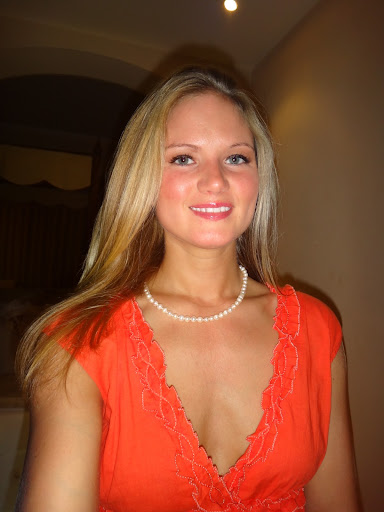 Victoria Roe Photo 7