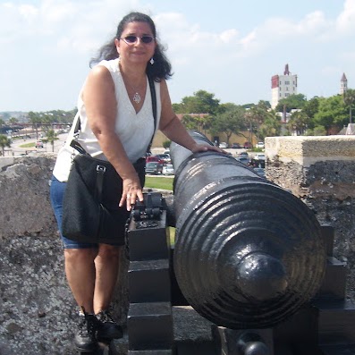 Elizabeth Duran Photo 8