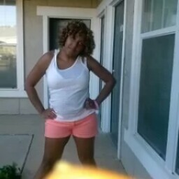 Erica Hollins Photo 6