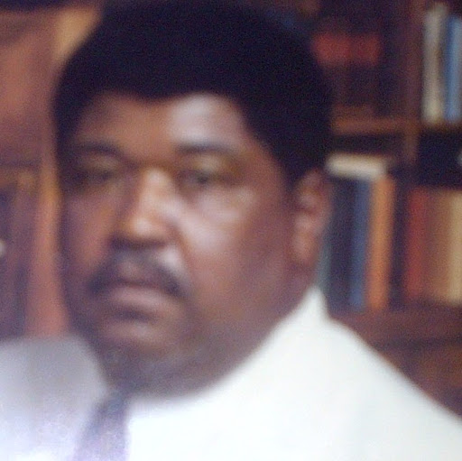 Charles Banks Photo 31