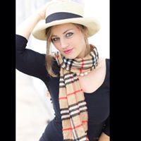 Sarah Nicholson Photo 46